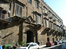 Palazzo Aiutamicristo